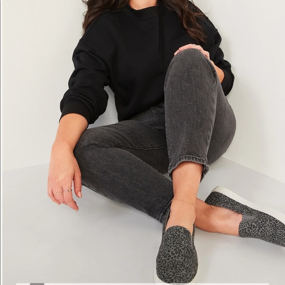 Old Navy GreyLeopard Canvas Slip-On Sneakers For Women size 7. NWT - Picture 3 of 9